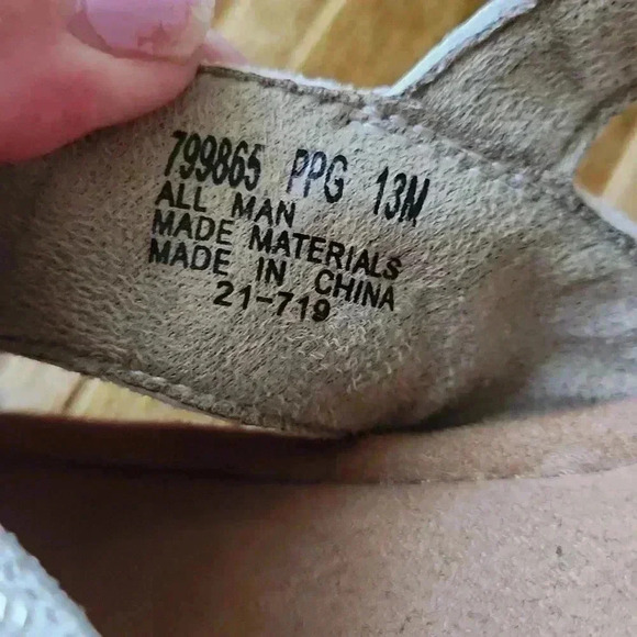 Minnetonka Selene Chain and Jewel Sandal 13M Snakeskin Creme - Picture 6 of 12